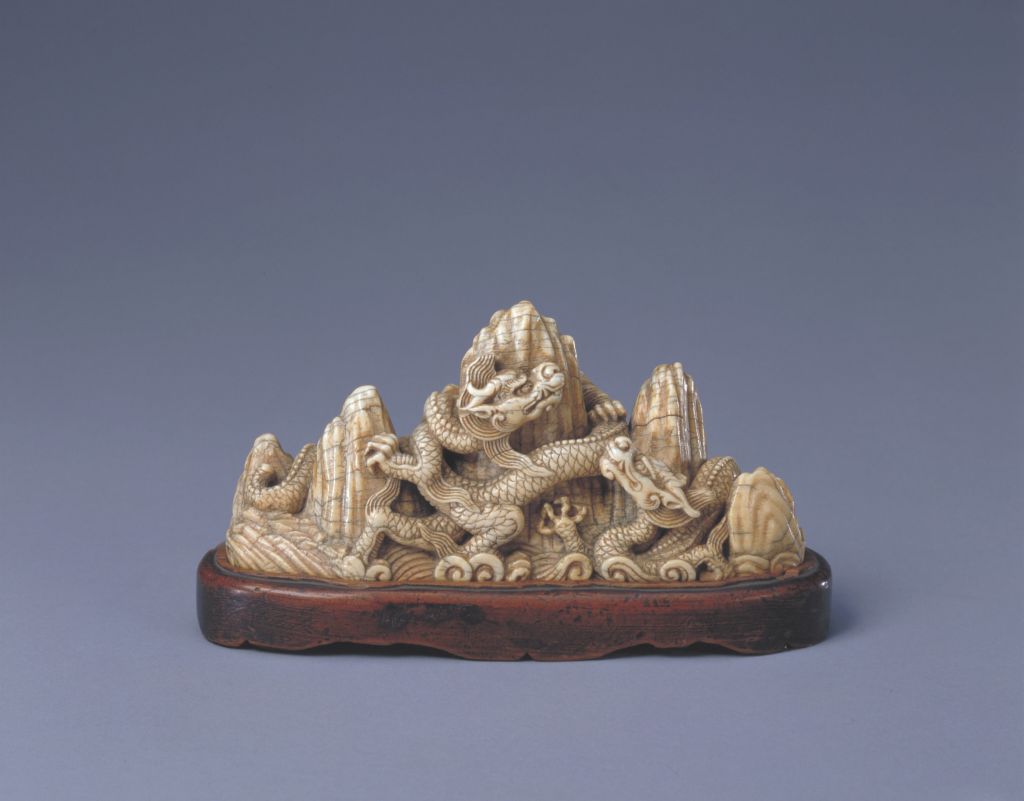 图片[1]-Tooth carving dragon pattern five-peak pen holder-China Archive